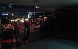 Pengunjung Kaget Pusat Perbelanjaan Mall Ciputra Mati Lampu