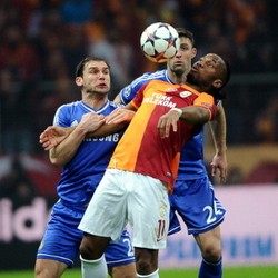 Cahill Tak Masalah Kalau Drogba Merayakan Gol