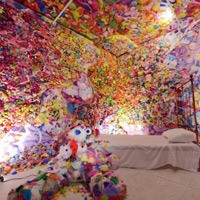 Pameran Instalasi Terinspirasi Gaya Harajuku Kawaii Kaya Warna Pink