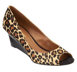 Editors Choice: 5 Varian Wedges Peep Toe Untuk Tampil Feminin Sampai Edgy