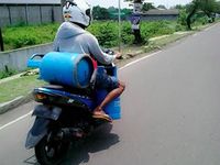 Tabung Gasnya Pegang Erat Mas!