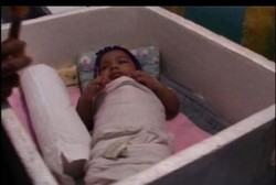 Inkubator Mahal, Pasutri Ini Gunakan Kotak Es untuk Bayi Prematurnya