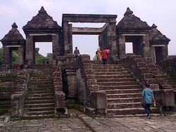 Candi Ratu Boko Indahnya Bukan Main!