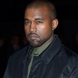 Pukul Seorang Paparazzi, Kanye West Dihukum 2 Tahun Masa Percobaan