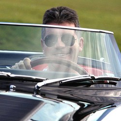 Mainan Baru Simon Cowell: Jaguar Seharga Rp 12 M