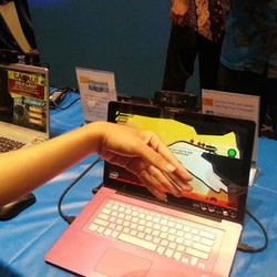 Developer Unjuk Gigi di Pesta Teknologi Intel