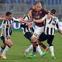 Roma Tundukkan Udinese 3-2