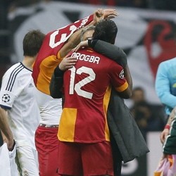 Mourinho Yakin Drogba Bakal Balik ke Chelsea Suatu Saat Nanti