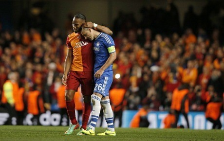 Cahill dan Terry Sukses Bikin Drogba Tak Terlihat