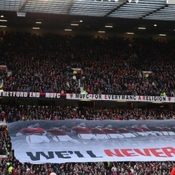 Mantan Bek Setan Merah Harapkan Riuhnya Old Trafford