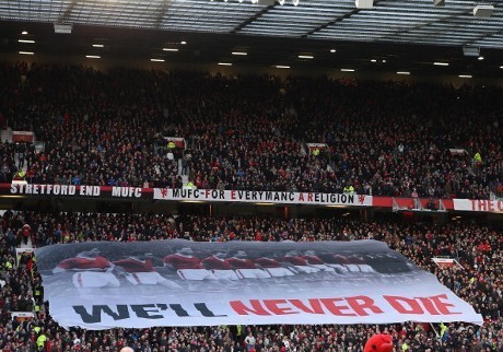Mantan Bek Setan Merah Harapkan Riuhnya Old Trafford