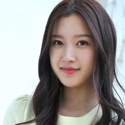Moon Ga Young Senang Fans TVXQ Dukung Aktingnya dengan Changmin