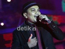 Tompi Pernah Ngebut Pakai Lamborghini