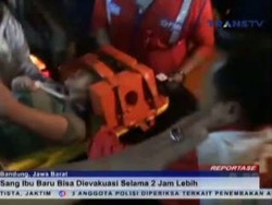 Rumah Tertimbun Longsor, Ibu dan 2 Anaknya Terjebak dalam Bangunan