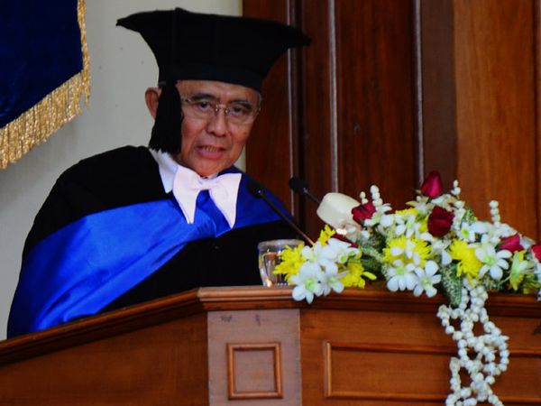 Djoko Kirmanto Raih Gelar Honoris Causa