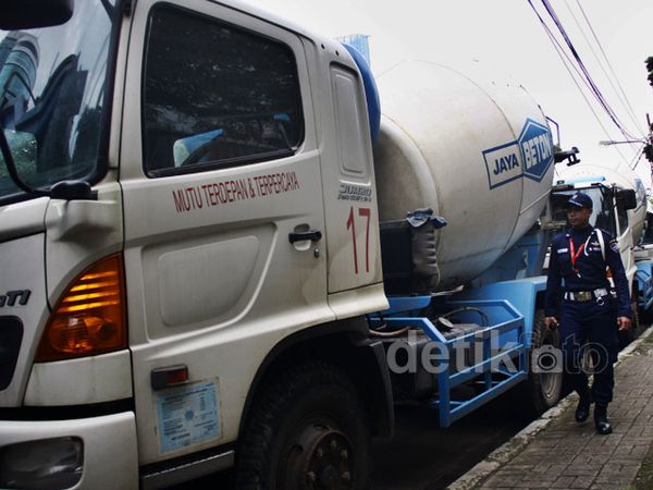 Delapan Truk Molen Milik Wawan Disita KPK