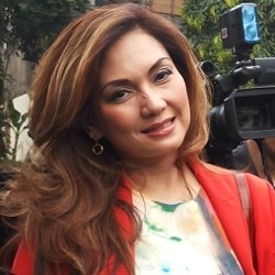 Alasan Nia Daniati Suka Tampil Ngejreng di Sidang Cerai