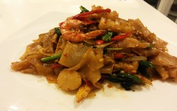Siam Square: Pedas Gurih Pad Kee Mao, Kwetiau Mabuk Khas Thailand