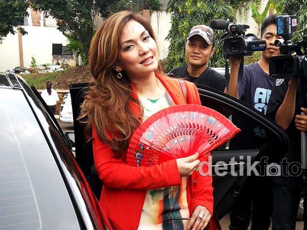 Nia Daniati Menyala di Sidang Cerai