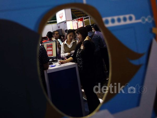 Pencari Kerja di Career Expo Membludak