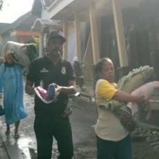 Rumah Rusak Imbas Pembangunan Tol, Warga Evakuasi Barang Berharga