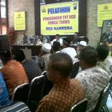 Takut Gagal Berangkat Lagi, Puluhan Jamaah Umroh Mojokerto Serbu Mapolres