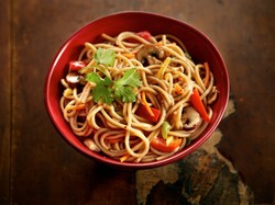 Hati-hati MSG Banyak Dipakai dalam Bumbu Siap Pakai dan Mie Instan