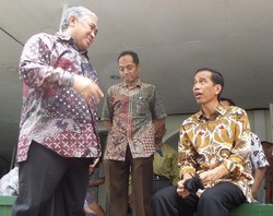 Jokowi Jadi Imam Salat Zuhur di PP Muhammadiyah, Din Makmum