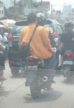 Pak Polisi, Tolong Tindak Simpatisan Partai yang Ugal-ugalan Ini!