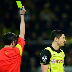 Kartu Kuning Lewandowski Rusak Pesta Kelolosan Dortmund