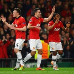 Hat-trick Van Persie Antar MU ke Perempatfinal