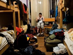 5 Gaya Traveler Paling Ajaib yang Ditemui di Hostel