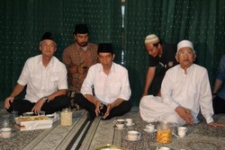 Dua Jam Bicara dengan Gus Mus, Jokowi Mengaku Belajar Soal Ormas Islam