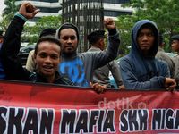 Aksi Desak KPK Tuntaskan Kasus SKK Migas