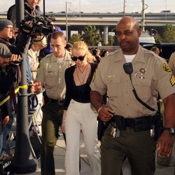 Ini Dia Skandal Terheboh Lindsay Lohan (1)