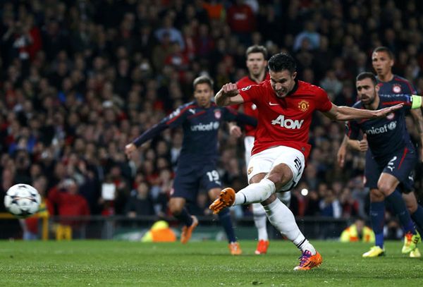 Hat-trick RVP Antar MU ke Perempat Final
