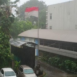 Jaksel Diguyur Hujan dan Angin Kencang