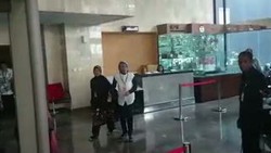 Adik Atut Dijenguk Ibunya