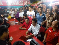 Ketika Jokowi Makan Malam di Pinggir Jalan di Tengah Kota Lampung