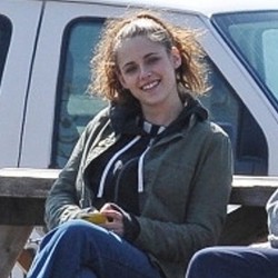 Kristen Stewart Dikabarkan Hamil