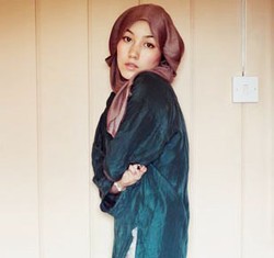Hijab Style: Hana Tajima & 3 Fashion Blogger Ternama Asal Inggris