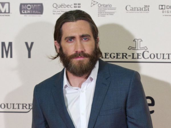 Wajah Brewokan Jake Gyllenhaal