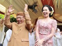 Prosesi Lepas Ayam Jelang Pernikahan Alyssa dan Dude