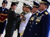 TNI Terima Tanda Kehormatan