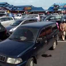 Pelabuhan Ketapang Ditutup, Ratusan Kendaraan Antre