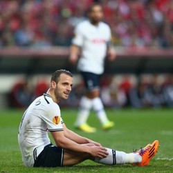 Sherwood Payungi Soldado dari Kicauan Lineker