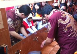 Panen Air Bersih dari Menadah Hujan Atap Sekolah