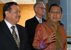 Wapres Boediono Wakili Indonesia di KTT Keamanan Nuklir Den Haag