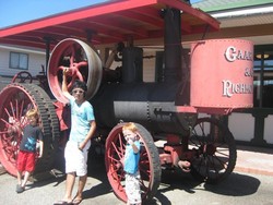 Armstrong, Kota Kecil di Kanada Dengan Nuansa Koboi