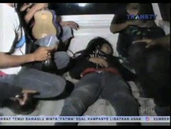 Niat Menolong Seorang Ibu Menyeberang, Remaja Malah Ditabrak Transj